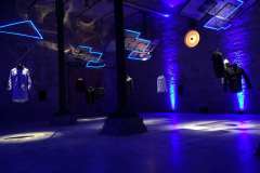 Installation-Saeulenhalle-scaled